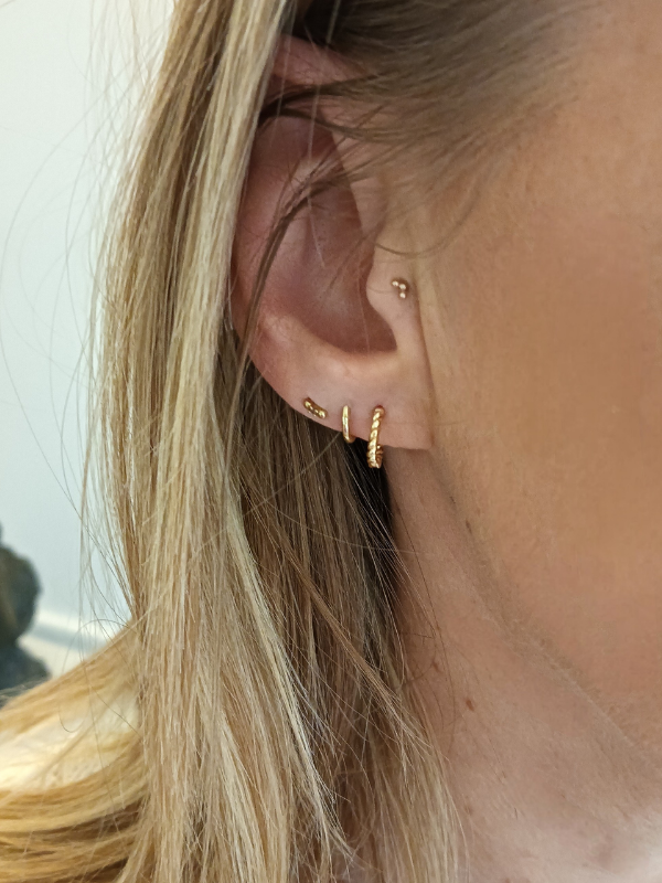 boucles-oreilles-anneaux-mini anneaux-boucles-fines-femme