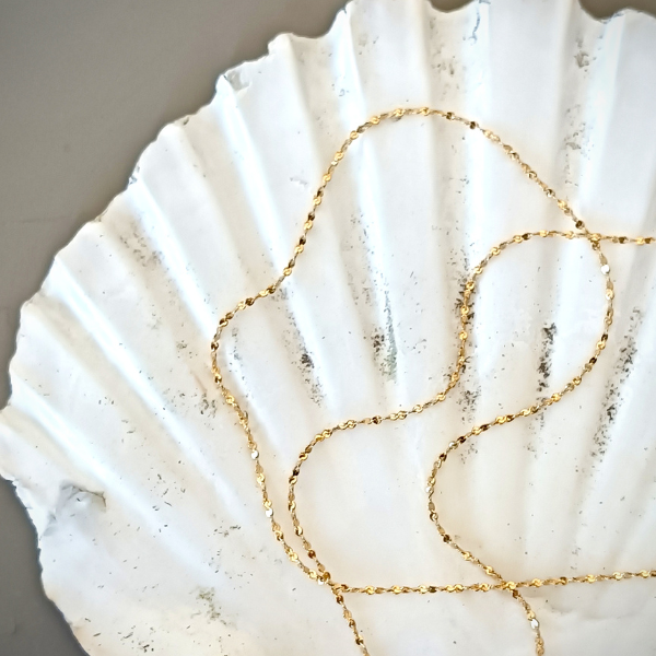 avenuesuzanne-bijou-fin-chainefacette