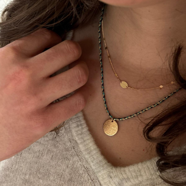 collier-cordon-couleur-medaillon