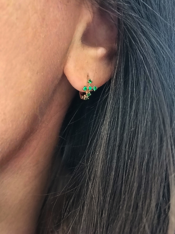 creole-vert-or-anneaufantaisie boucles-oreilles-creoles-pierrescouleurs